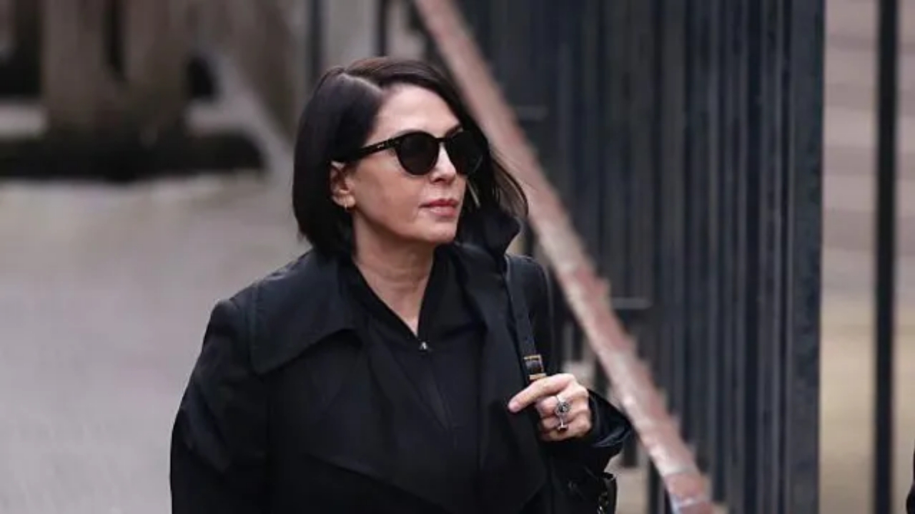 Sadie Frost entering court wearing sunglasses and black jacket during Daily Mail voicemail hacking trial