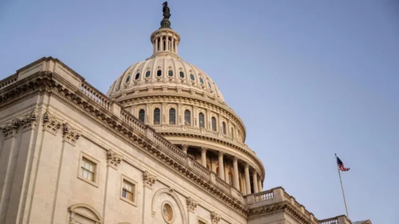 US Capitol building with American flag flying