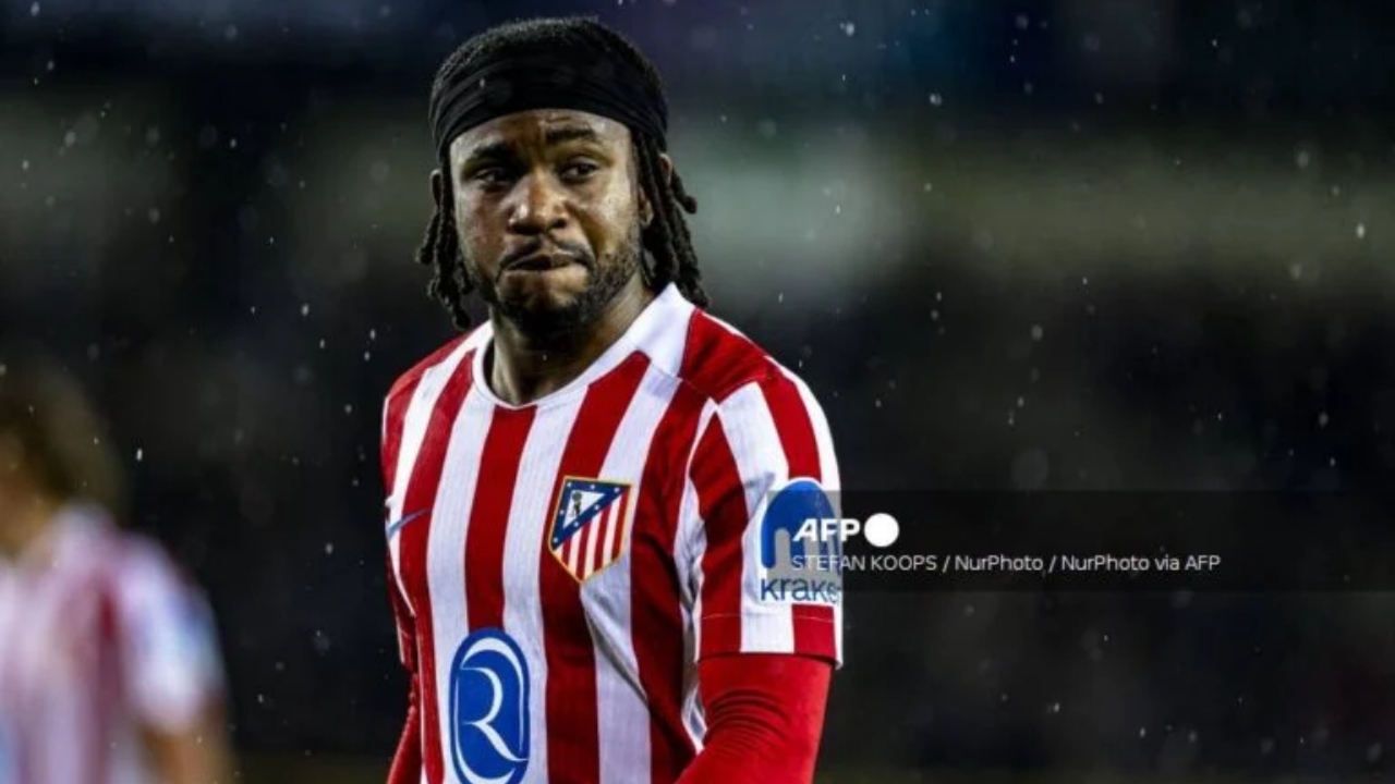 Atletico de Madrid forward Ademola Lookman plays during the match between Club Brugge KV and Atletico de Madrid at the Jan Breydelstadion for the Champions League - KO play-offs - 1st leg season 2025-2026 in Brugge, Belgium, on February 18, 2026.