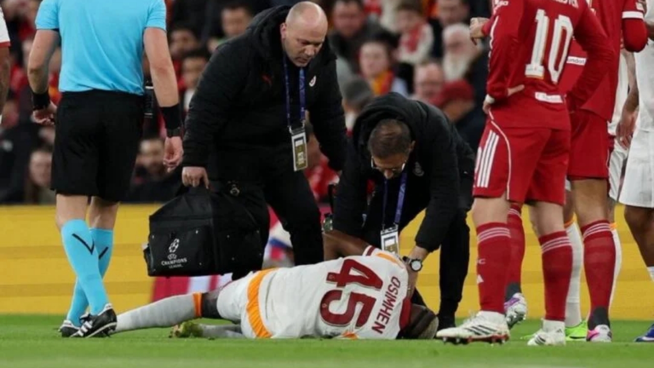 Galatasaray striker Victor Osimhen struggling with an arm injury in a Champions League match against Liverpool - National News