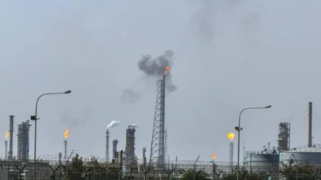 Fires broke out at Kuwait's Mina al-Ahmadi refinery after it was hit by Iranian drone attacks - National News