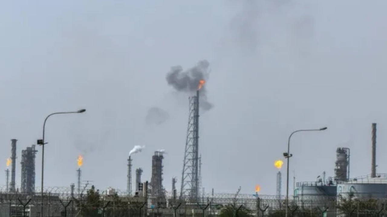Fires broke out at Kuwait's Mina al-Ahmadi refinery after it was hit by Iranian drone attacks - National News