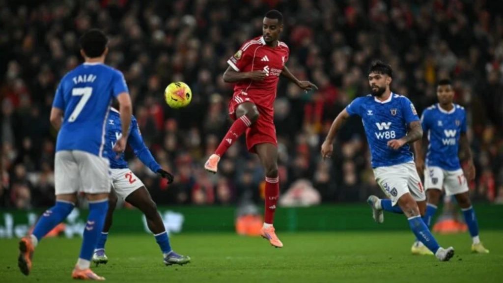 Liverpool's Swedish striker #09 Alexander Isak (C) reacts during the English Premier League football match between Liverpool and Sunderland at Anfield in Liverpool - National News