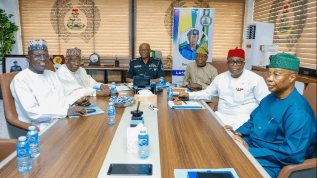 IGP Tunji Disu with the ex-IGPs - National News