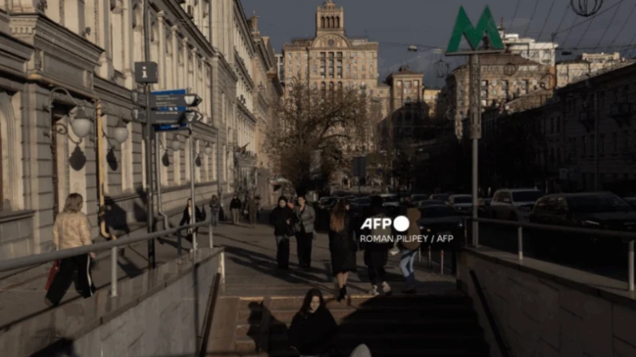 People walk on a street in downtown Kyiv, on April 6, 2026, amid the Russian invasion of Ukraine - National News