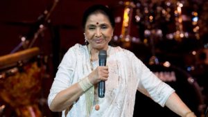 Asha Bhosle performing in New York in 2008 - National News