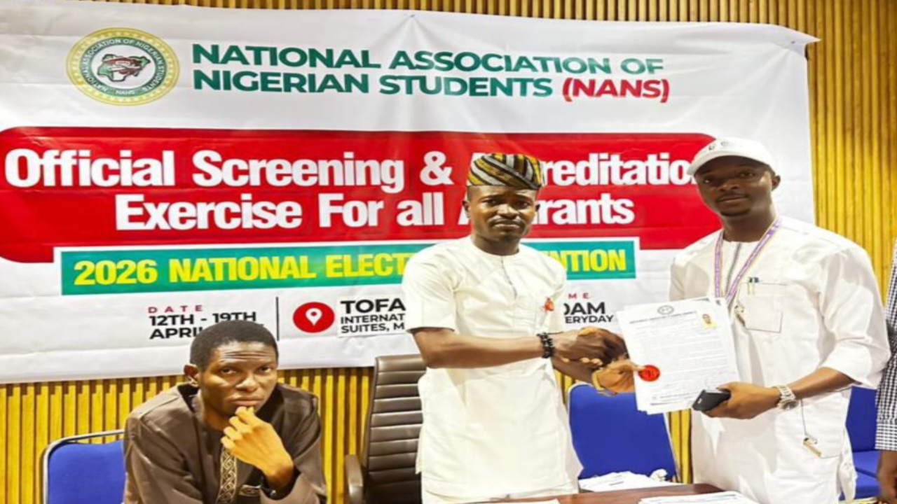 NANS presidential aspirant, Comrade Awoyinfa Opeoluwa (right) with members of the screening committee - National News