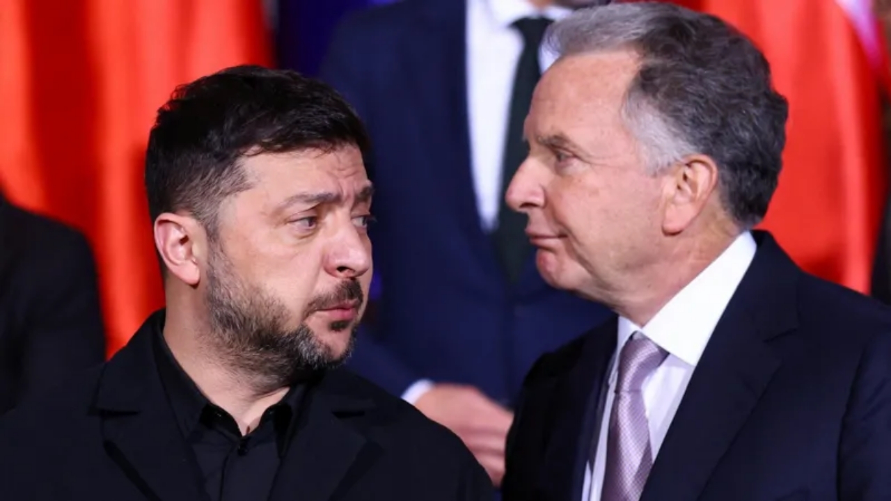 Volodymyr Zelenskyy with US envoy Steve Witkoff during diplomatic efforts regarding the war in Ukraine - National News
