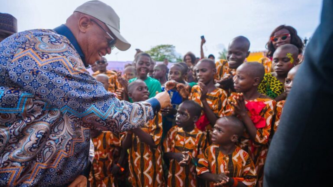 Eno with the less privileged children - National News