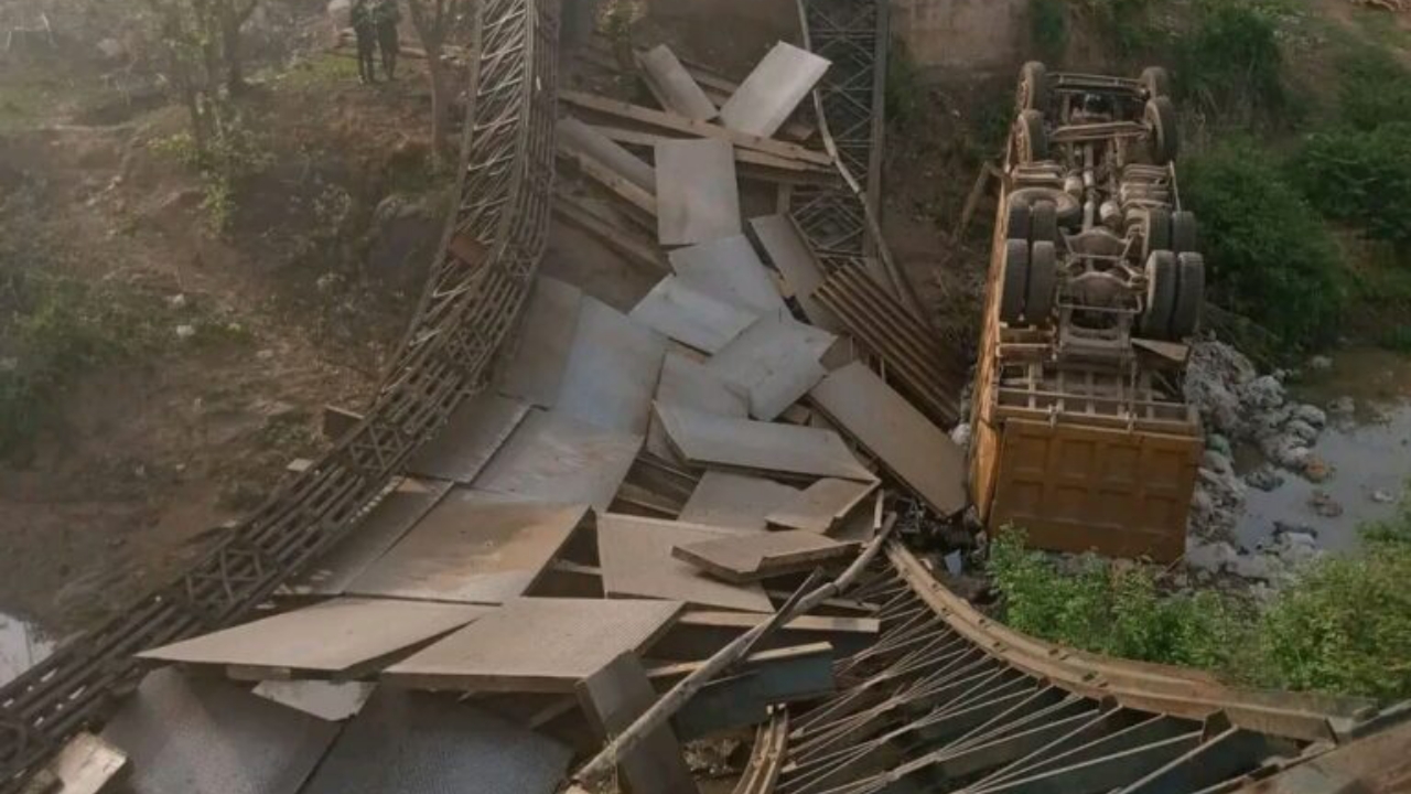 Collapsed Moro bridge in Asa LGA of Kwara State - National News