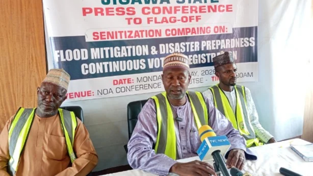 NOA Jigawa state Director Ahmad Ibrahim (centre) and other officials at the event held at NOA State Office, Dutse - National News