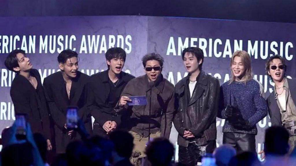 BTS beat stars including Taylor Swift, Bruno Mars, Bad Bunny and Lady Gaga in the artist of the year category - National News