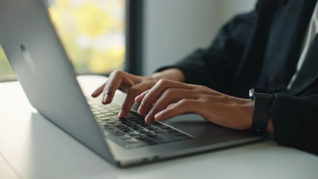 MI5 cyber security warning about fake job ads used for espionage targeting UK government and defence workers - National News